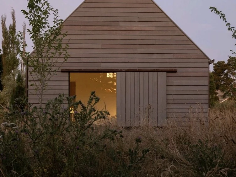 Silvered cedar cladding detail