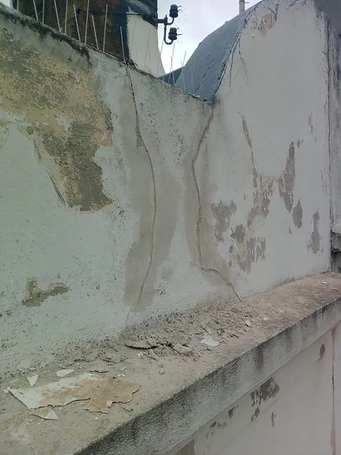 Cracking at flank wall junction — movement cracking in render coat