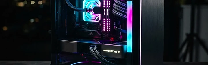 Compact custom gaming PC build