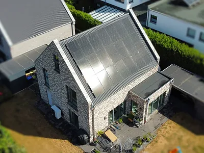 Photovoltaikanlage von A&J Elektrotechnik in Oldenburg: 9,34 kWp mit 7 kWh Speicher