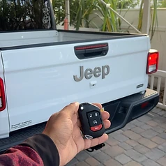 Jeep Gladiator key fob replacement and programming by 3 Locksmiths