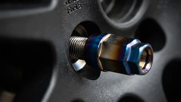 The Hardware Synergy Guide: Material Compatibility and Seat Geometry