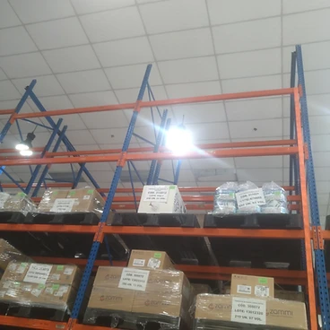 Porta-paletes montado em depósito