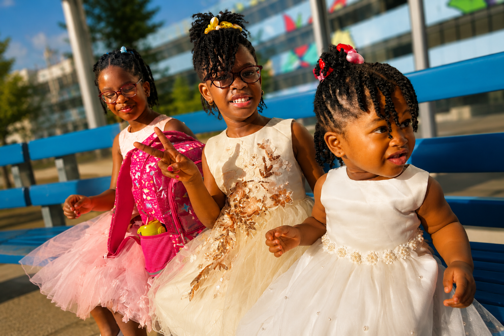 Eche's three daughters together