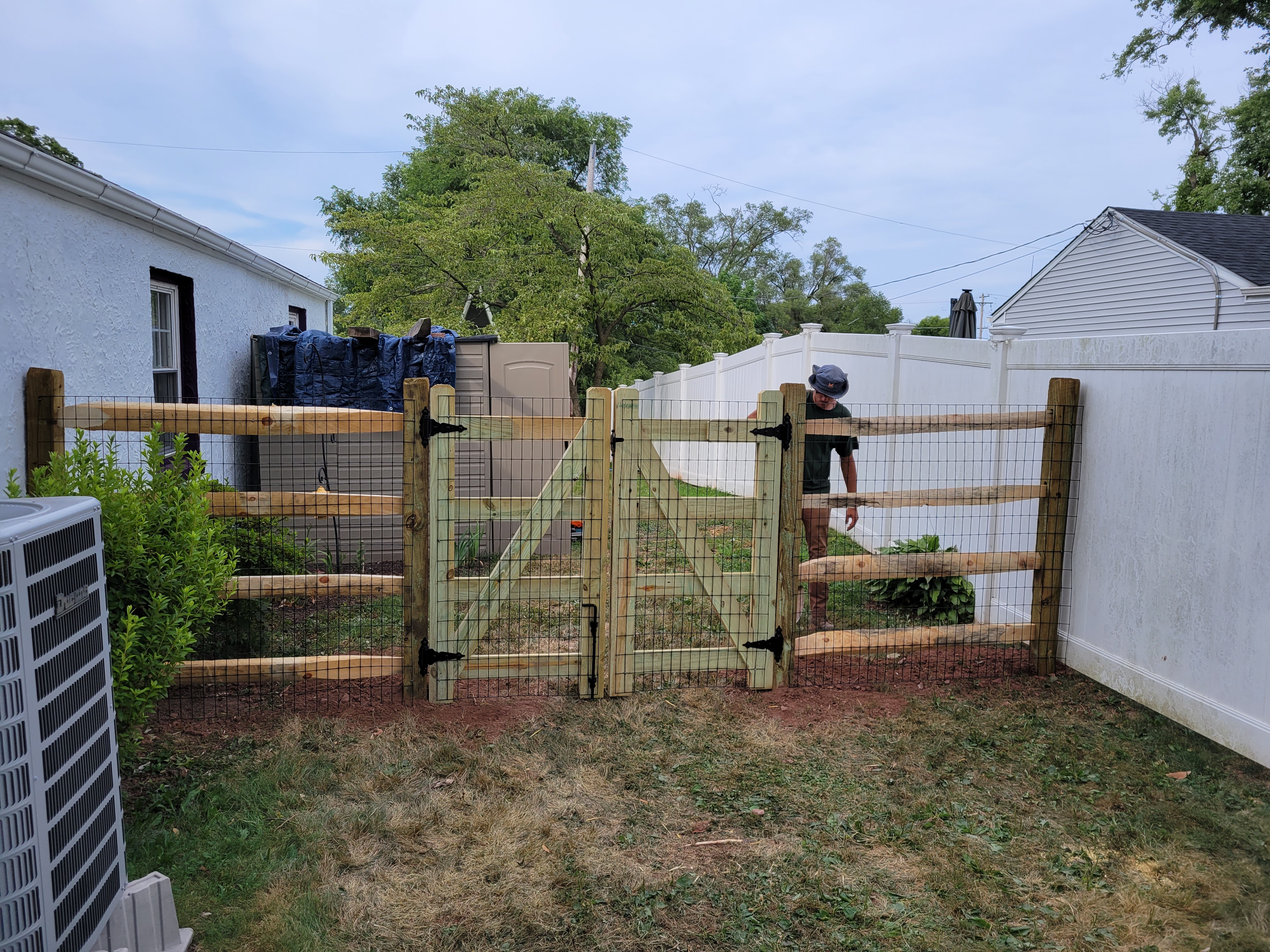 Fencing build progress