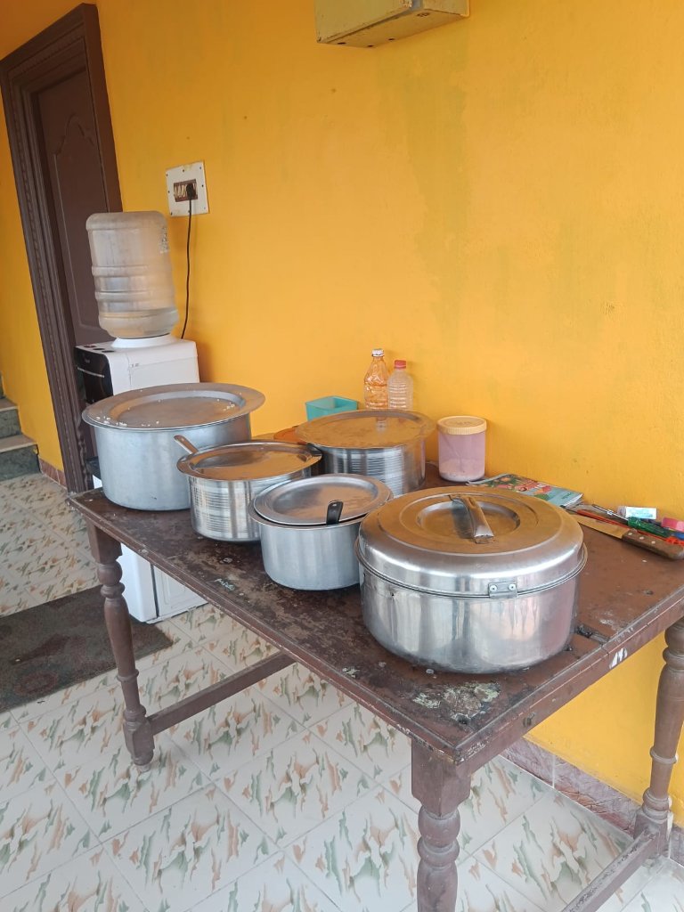 Kitchen & Dining