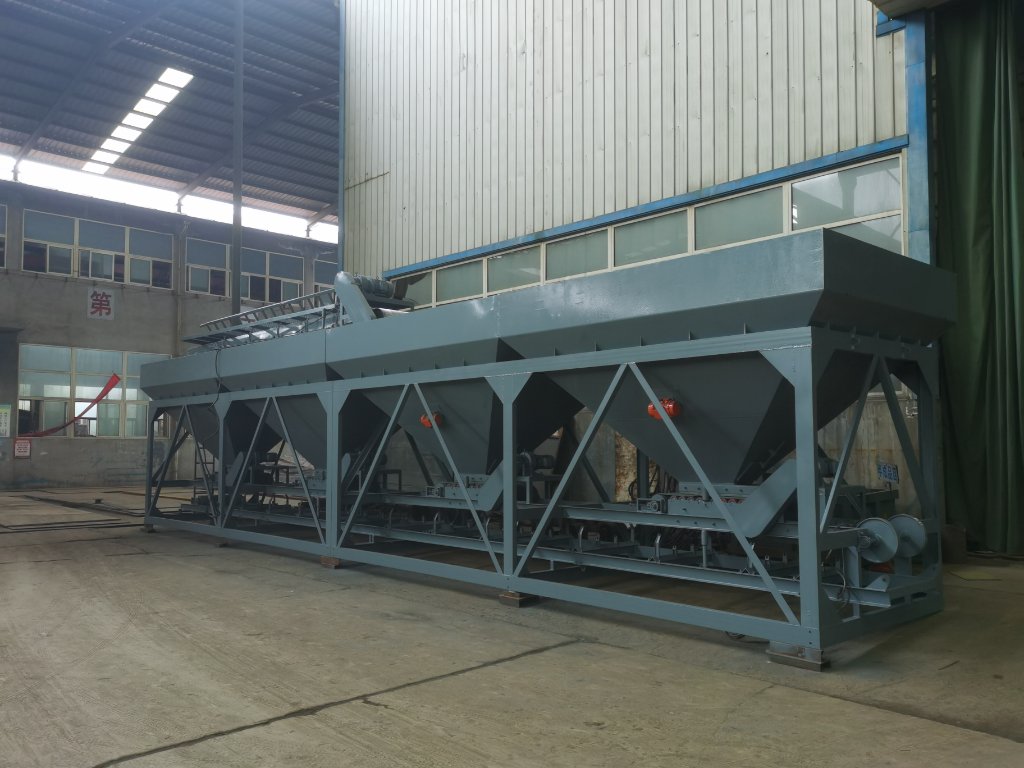 IREGE material transfer vehicle auger detail