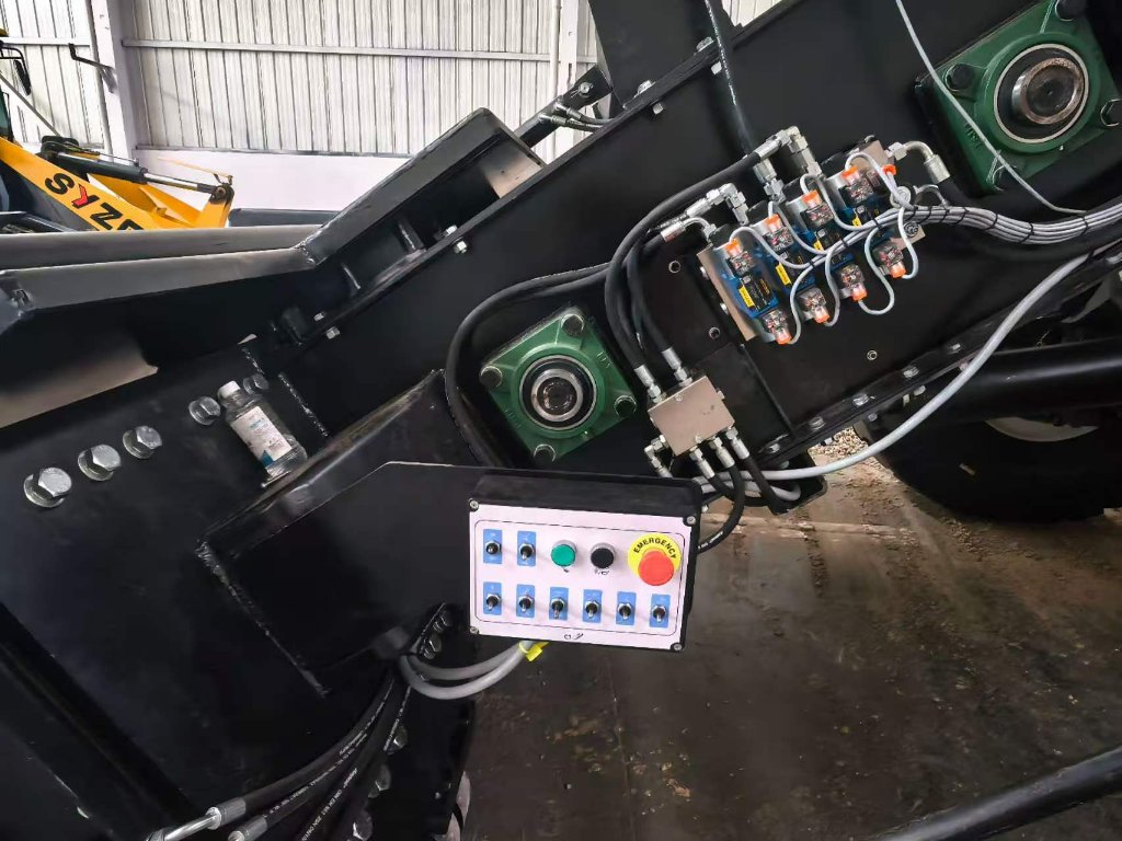 Hydraulic valve manifold and emergency-stop control panel