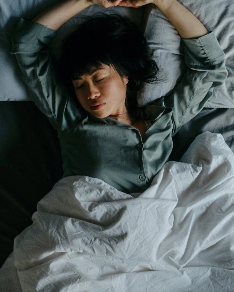 Personne qui dort paisiblement, vue de dessus
