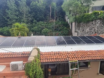 Residencia tropical con vista a la montaña