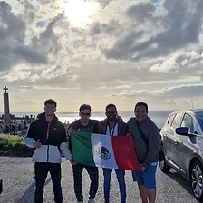 Clientes mexicanos no Cabo da Roca