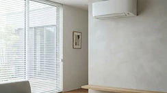 Sommerliche Kühllastabfuhr im Wohnungsbau: Daikin Multi+ und Split-Klimasysteme im thermodynamischen Behaglichkeitsfokus