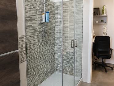 Box doccia walk-in in vetro trasparente con pannello fisso