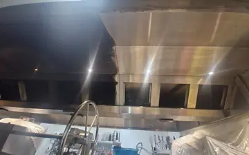 Charcoal Grill Carbon Removal: Tackling Heavy Carbon Build-Up in Kitchen Extraction