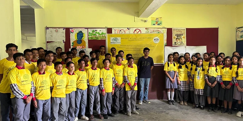 Group photo of students and instructors at the Brightminds Composite Laboratory in Bihar
