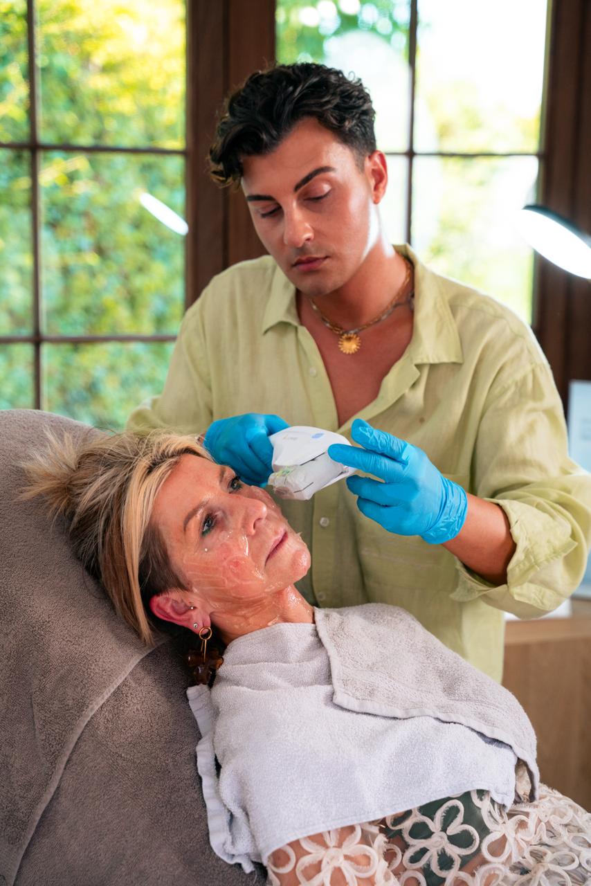 Ultherapy Prime bij SÉSAÍ Clinic: Sémih Taspinar behandelt het gezicht