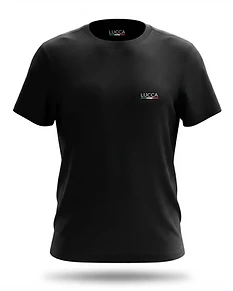 Camiseta LUCCA preta — logo no peito e etiqueta