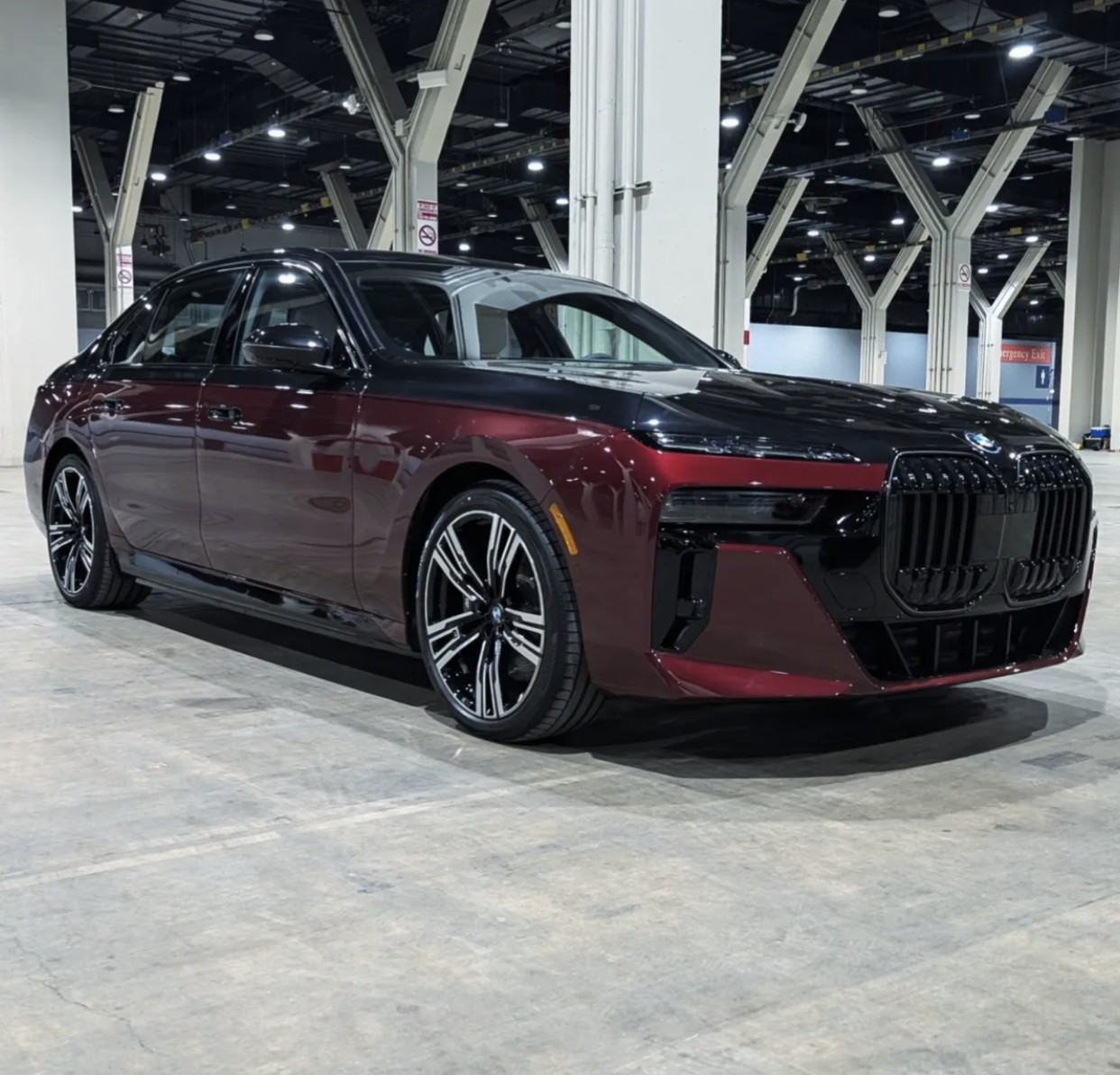 Deep red BMW 7 Series — exterior detail
