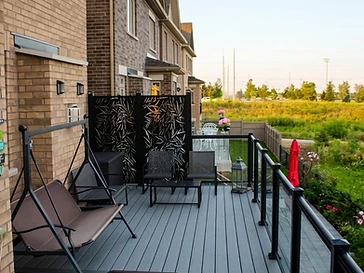 Composite Deck with Laser-Cut Privacy Screen — photo 2