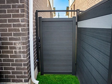 Charcoal & Fog: A Two-Tone Fence That Turns Heads — photo 5