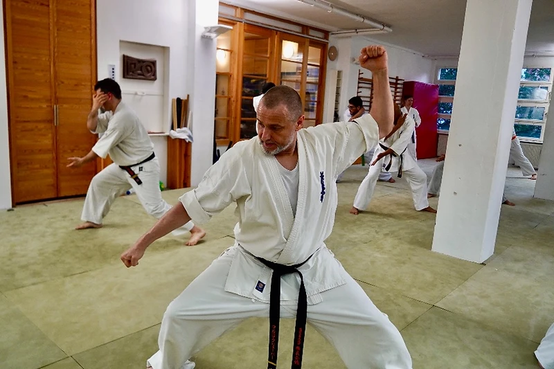 Kyokushin Karateka im Shinzen Dojo Berlin