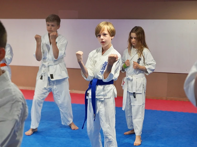 Kinder beim Karate-Training im Shinzen Dojo Berlin