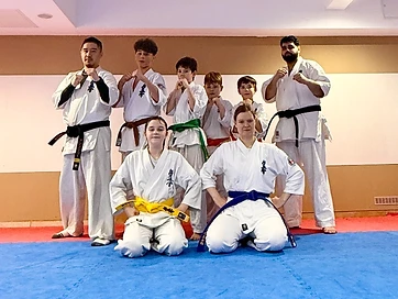 Trainingsgruppe mit ihren Trainern im Shinzen Dojo Berlin