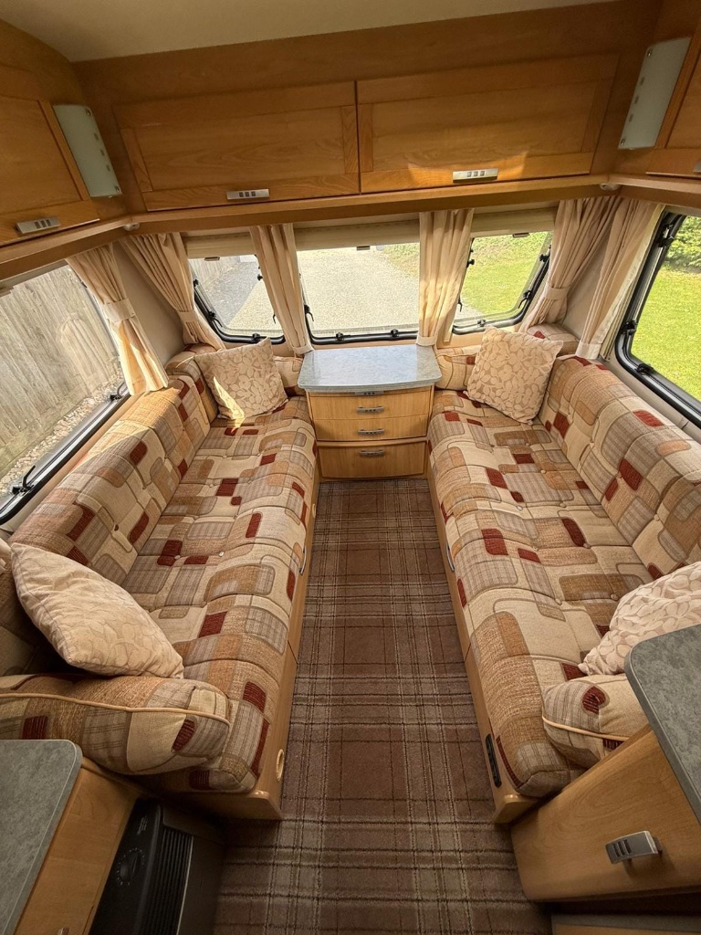 2009 Lunar Ultima FB used caravan for sale in Lincolnshire — photo 8