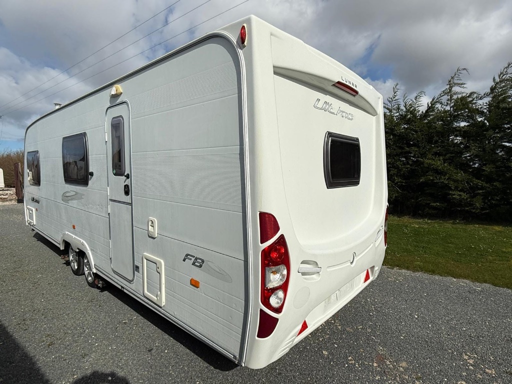 2009 Lunar Ultima FB used caravan for sale in Lincolnshire — photo 4