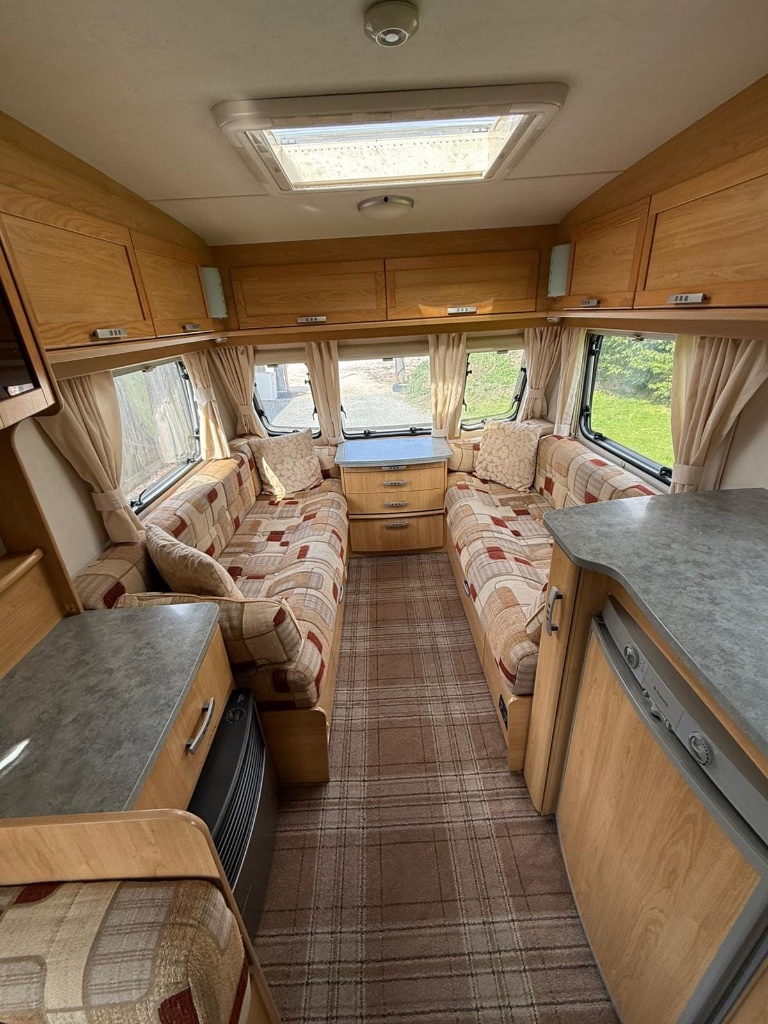 2009 Lunar Ultima FB used caravan for sale in Lincolnshire — photo 10