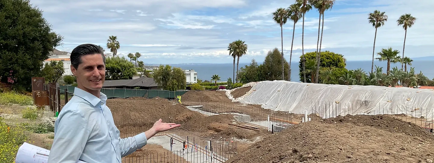 Carrying rolled site drawings on a project site