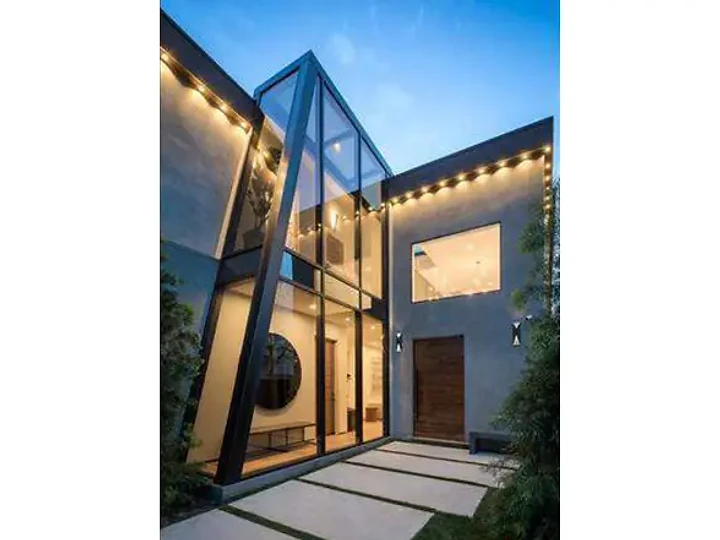Custom residence by Apel Design in Sherman Oaks