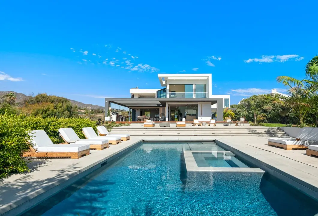 A coastal residence by Apel Design in Malibu, view 3 of 12