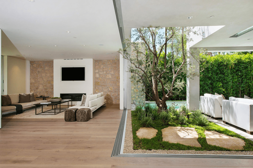West Knoll, a private residence by Apel Design