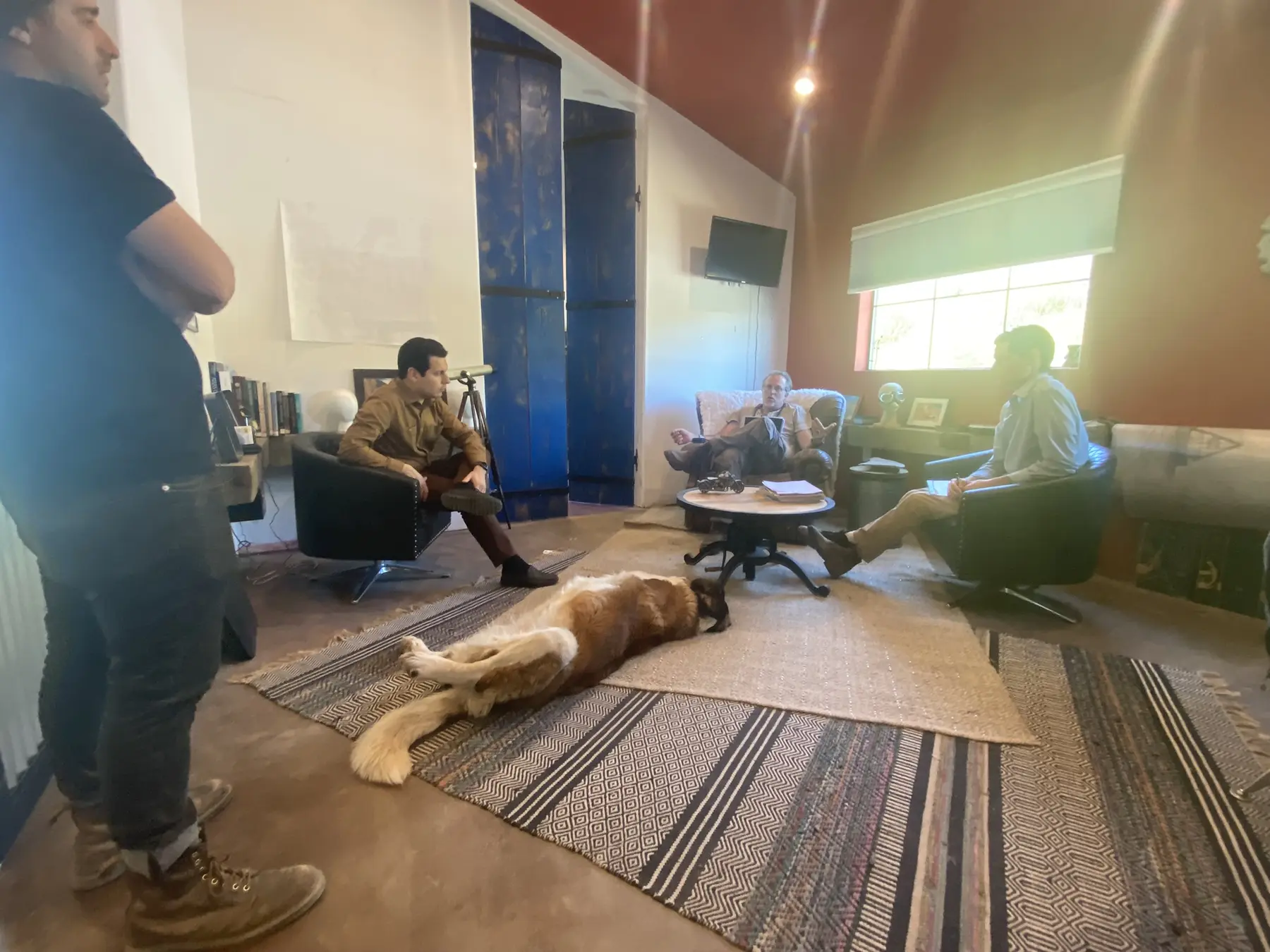 A relaxed conversation in the Apel Design studio lounge