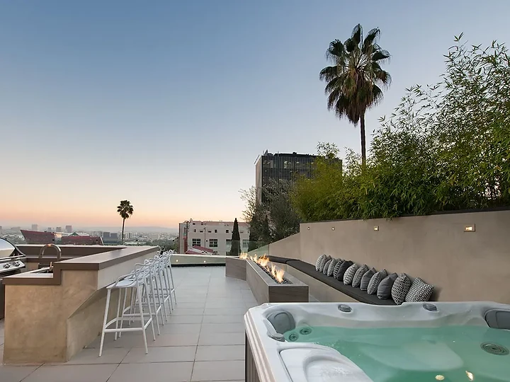 Covered terrace by Apel Design, view 2 of 5