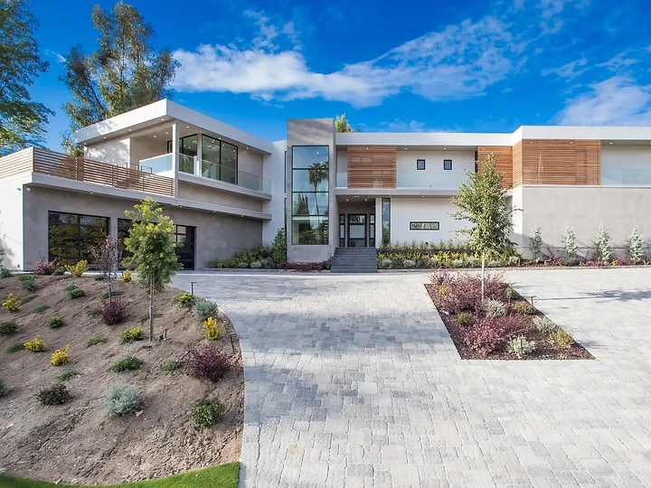 Custom residence by Apel Design in Los Angeles, view 15 of 49
