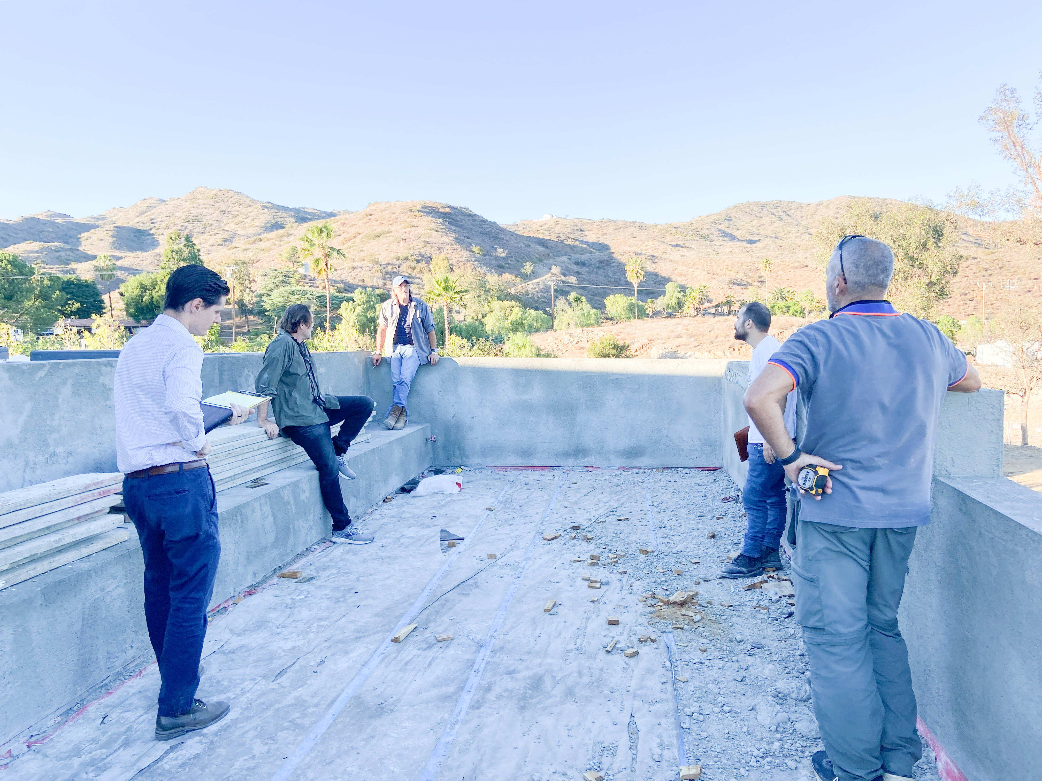 Project meeting on site at Maliview with the owner and the build team