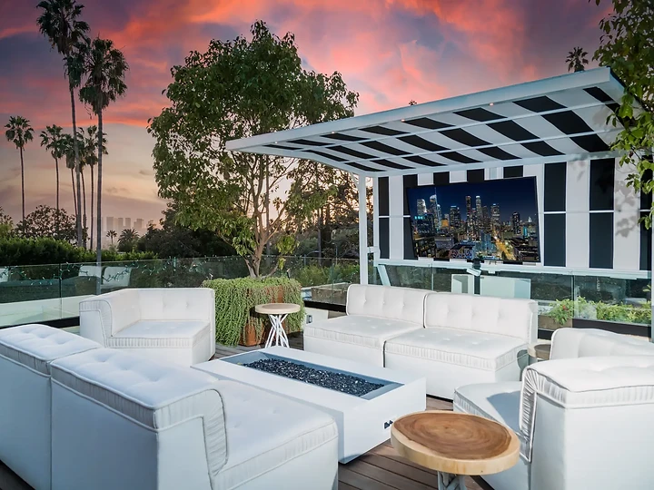 Custom residence by Apel Design in Los Angeles, view 12 of 49
