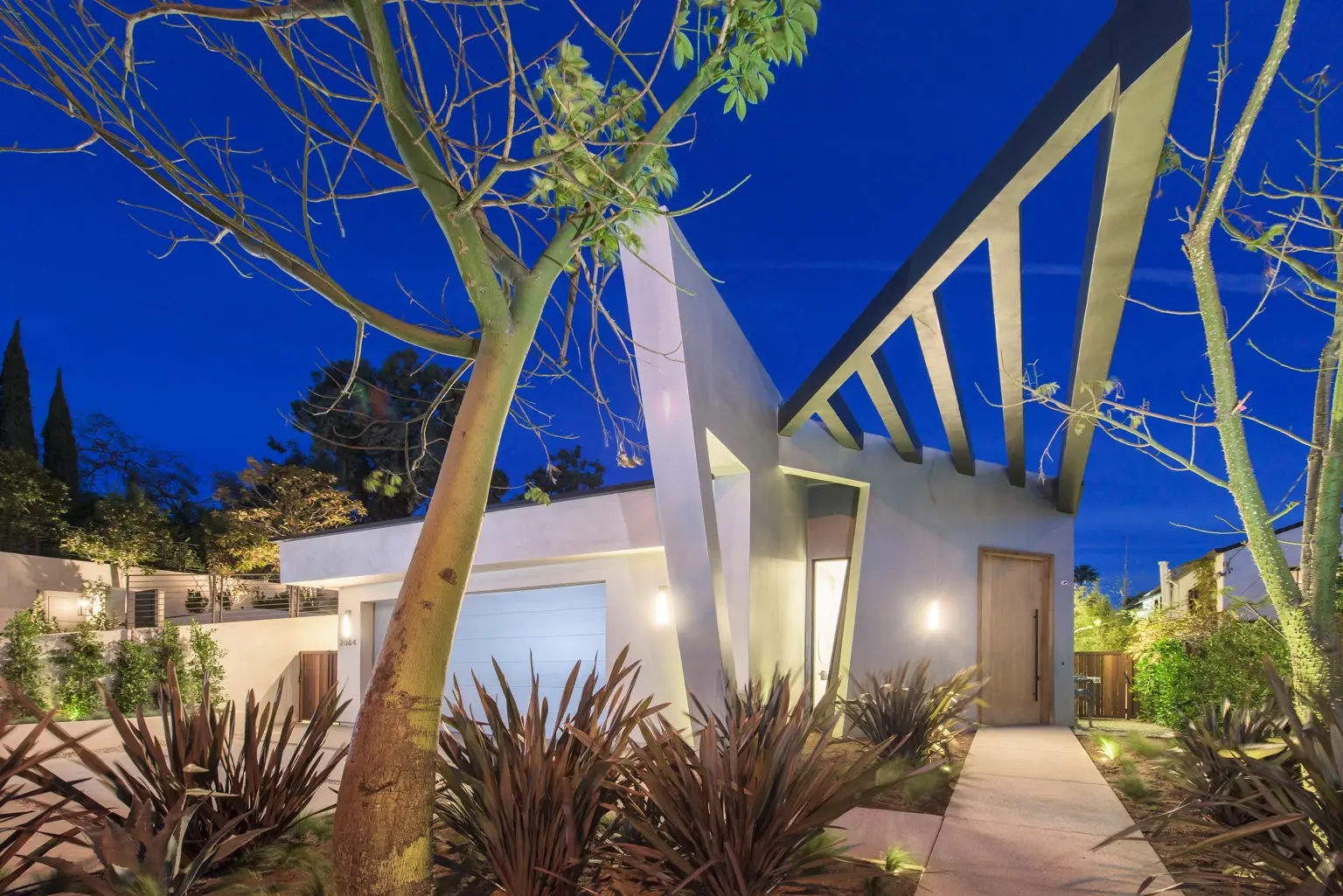 Vine Street luxury residence by Apel Design