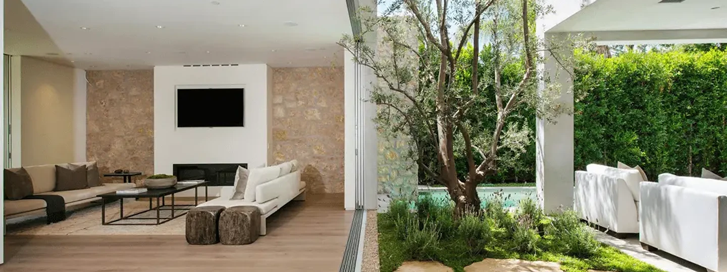 The residence featured in Fooyoh: Fabulous and Sleek West Knoll Home by Amit Apel Design Inc
