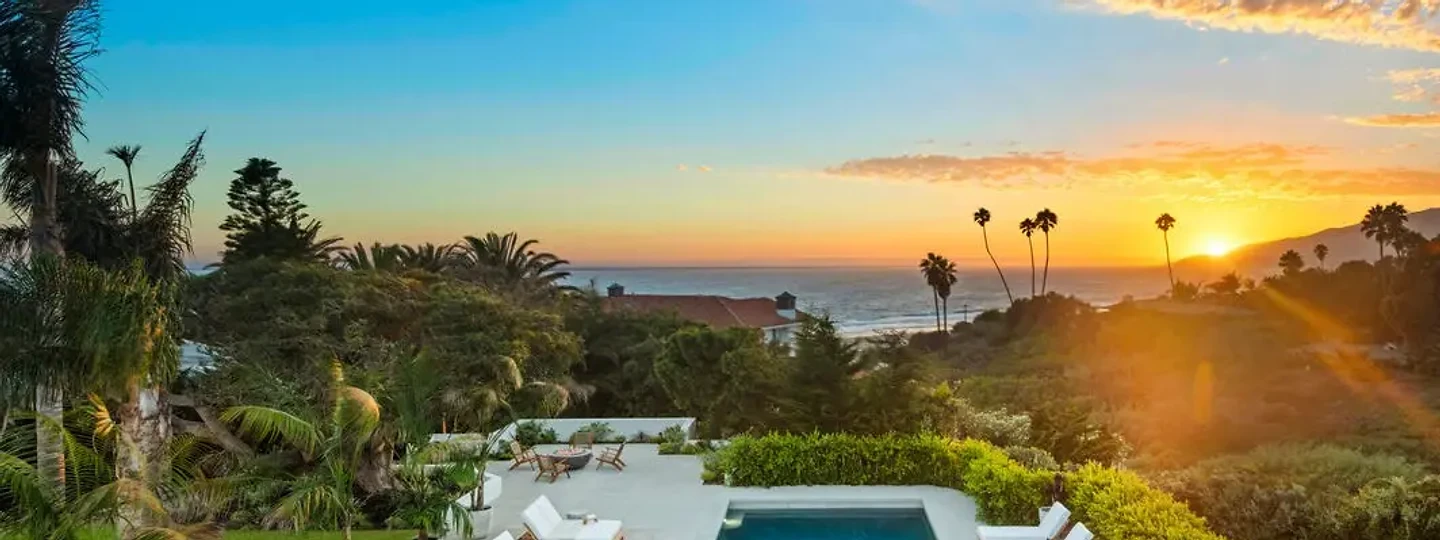 A coastal residence by Apel Design in Malibu, view 11 of 12