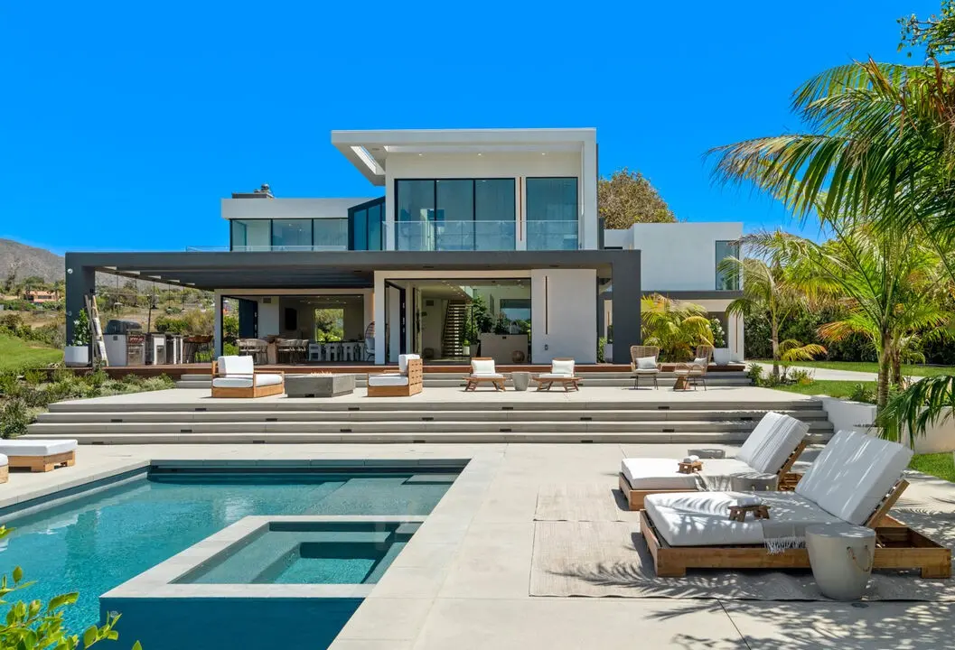 A coastal residence by Apel Design in Malibu, view 5 of 12