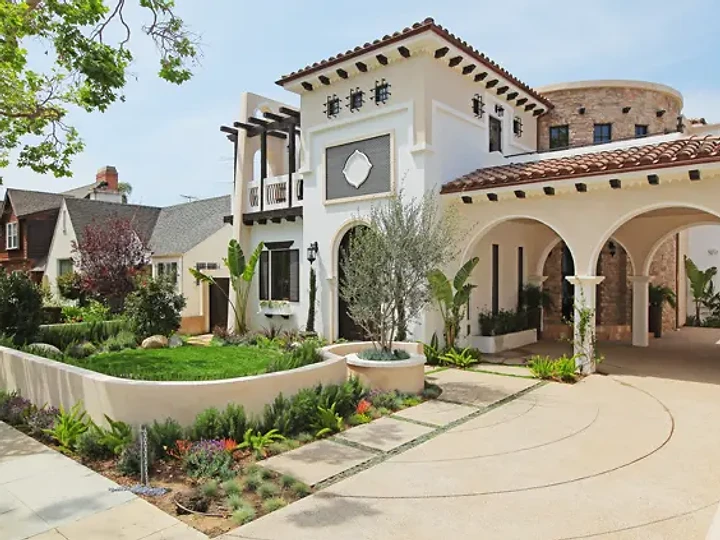 Custom residence by Apel Design in Los Angeles, view 33 of 49