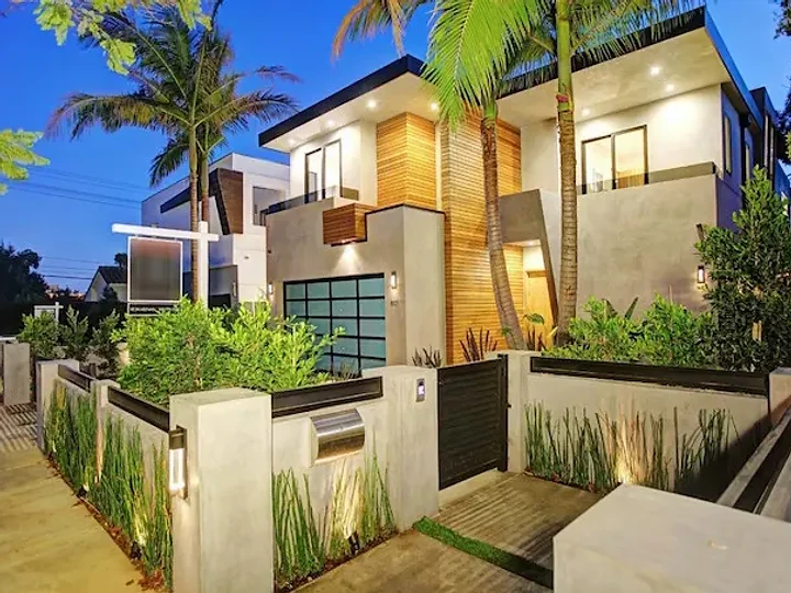 The residence featured in Contemporist: Angular Lines Are A Theme Throughout This House In LA