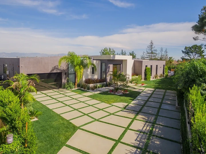 Custom residence by Apel Design in Los Angeles, view 35 of 49