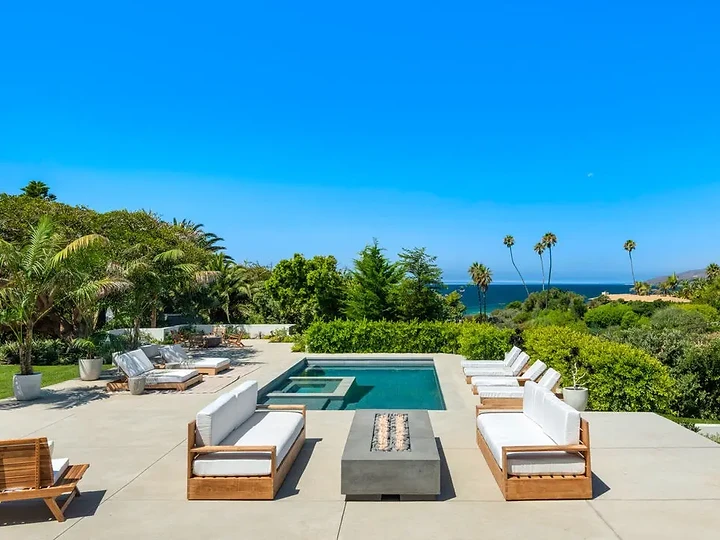 A coastal residence by Apel Design in Malibu, view 12 of 12