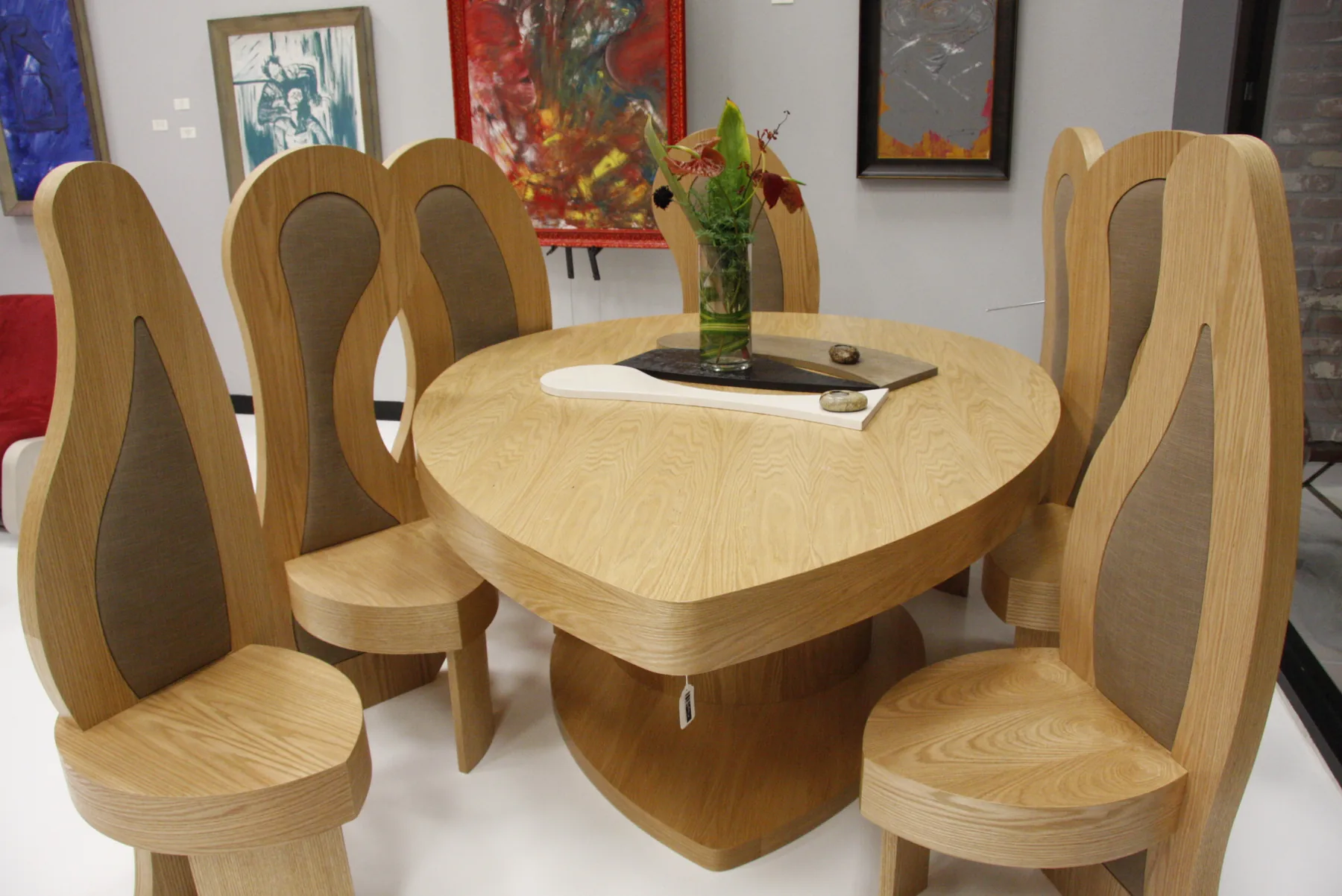 Time Egg Table, a custom furniture piece by Amit Apel