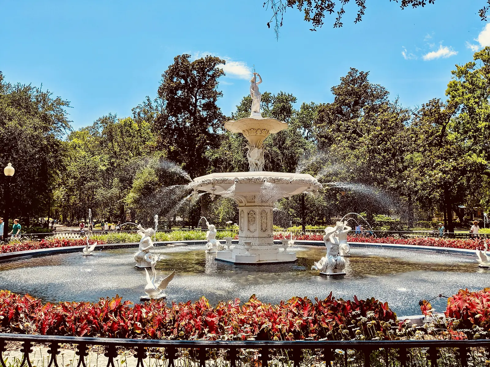 Savannah's Hidden Gems: Beyond the Historic District