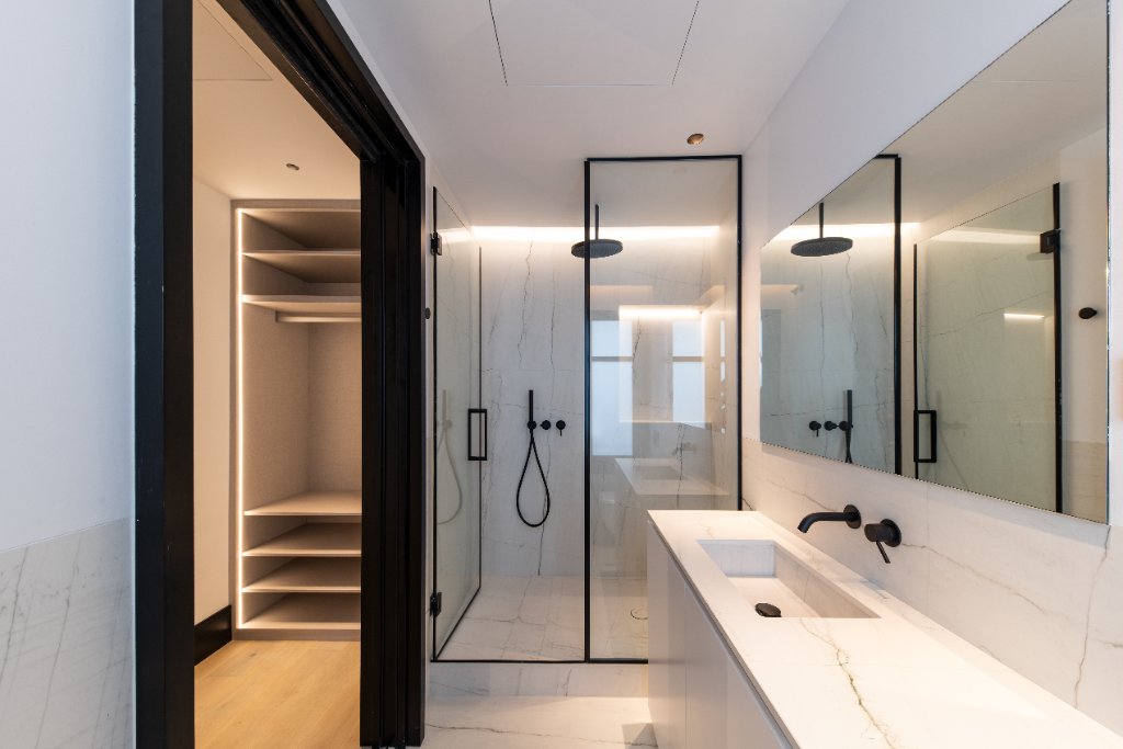 Vivienda Reformada — Baño y vestidor, Madrid